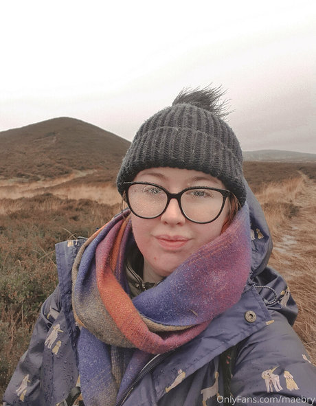 maebry star du porno parfaite img