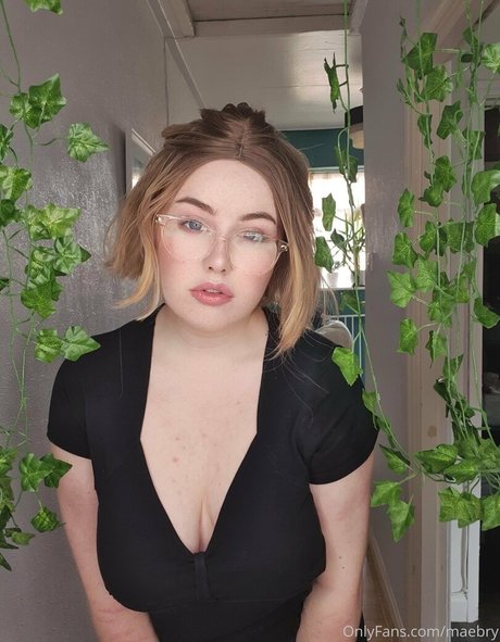 maebry star du porno en haute qualité des photos