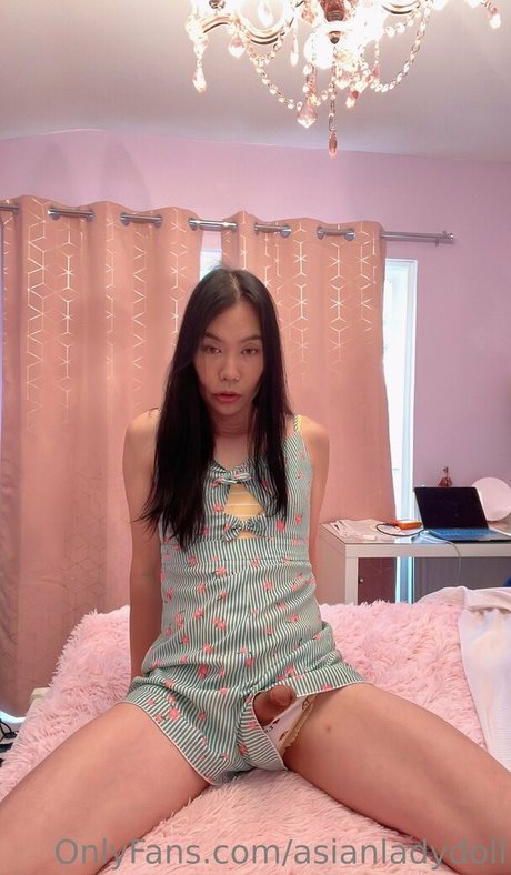 asianladydoll joli modèle des photos