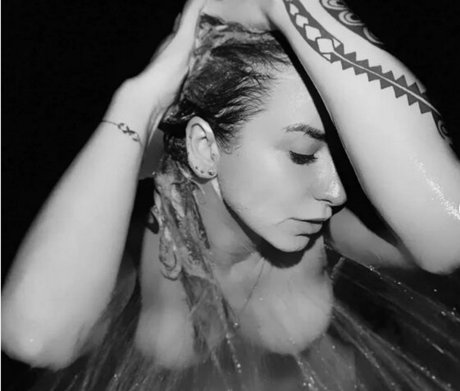 Ingrid Brans modèle artistique des photos