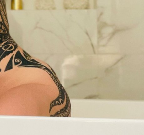 Ingrid Brans joli modèle collection