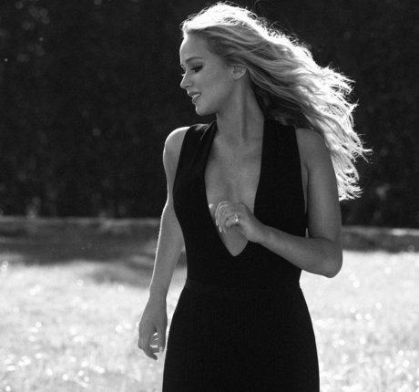 Jennifer Lawrence étoile nue collection