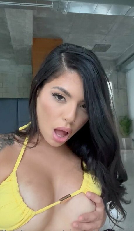 ginavalentinauncensored modèle artistique galerie