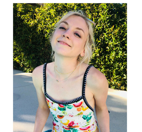 Emily Kinney étoile sexy image