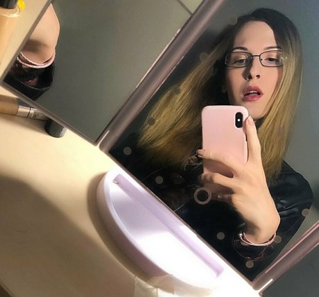 ts avy white belle star du porno archive