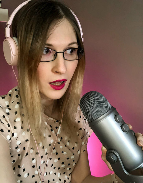 ts avy white actrice chaude img