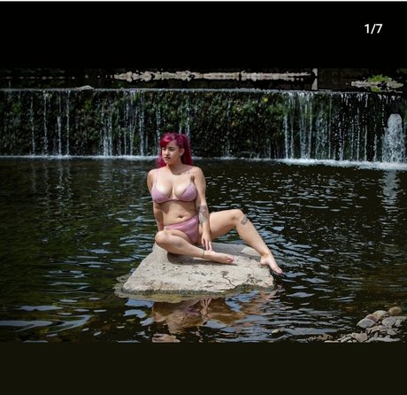 Welshbabe modèle érotique archive