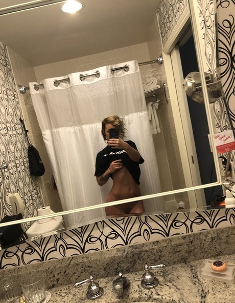 Jadastevens420 modèle érotique galerie