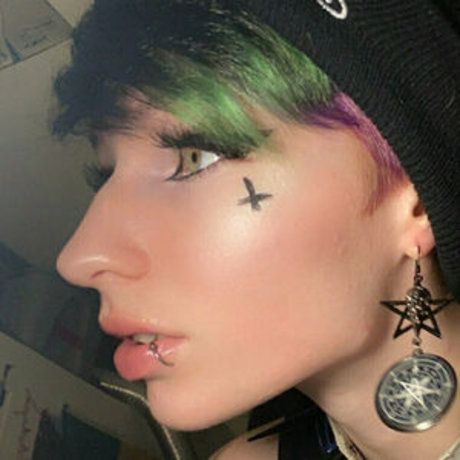 feetiecutieee modèle artistique galeries