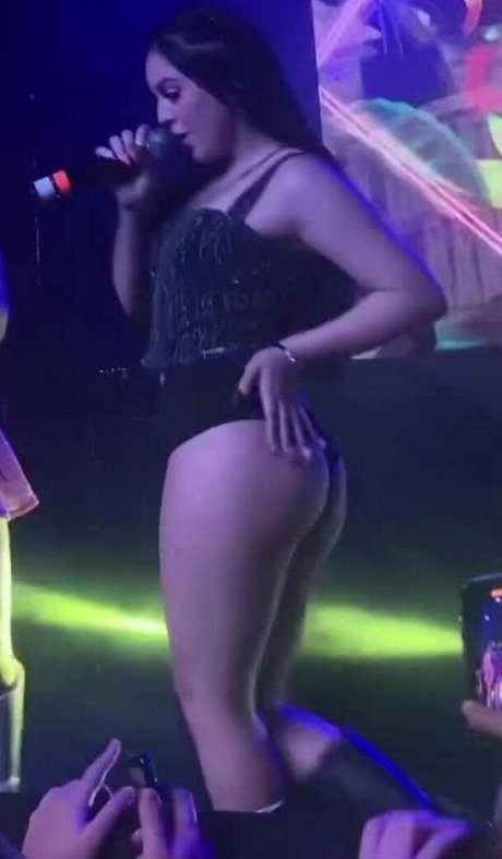 MC Bella Angel star du porno galerie