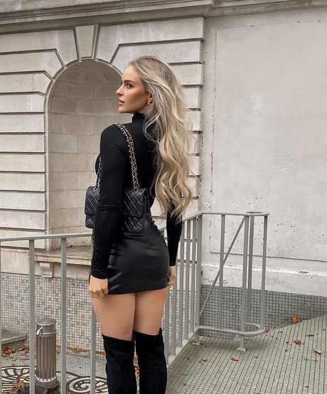 Anna Nystrom étoile nue galerie