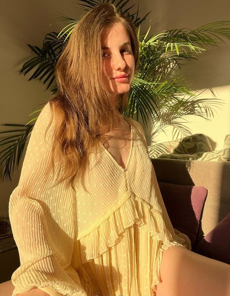 stormibee actrice nue img