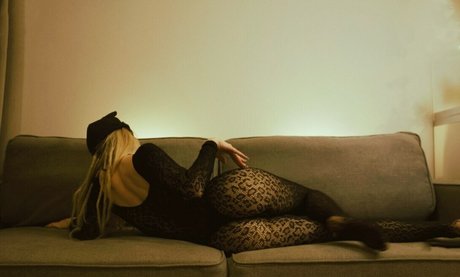 Sorabi actrice chaude image