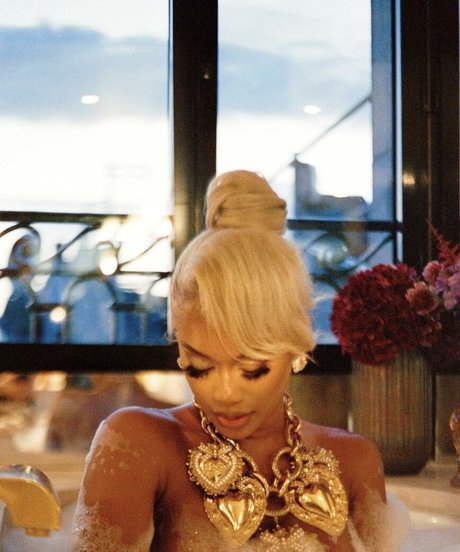 Saweetie star du porno chaud archive