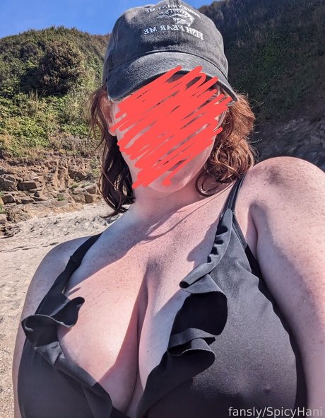 SpicyHani modèle magnifique image