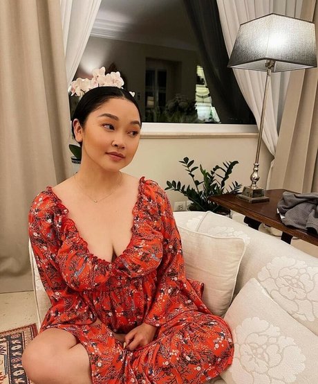 Lana Condor étoile xxx photo