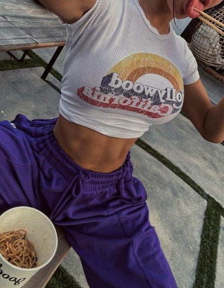 mira nowhere star du porno belle images