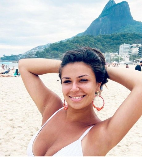 asiatique gratuit onlyfans art supérieur galeries