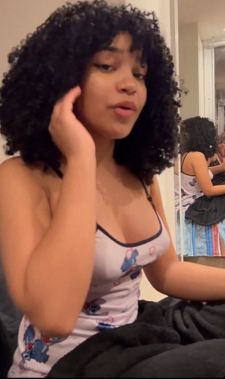 Marycuriell étoile érotique image