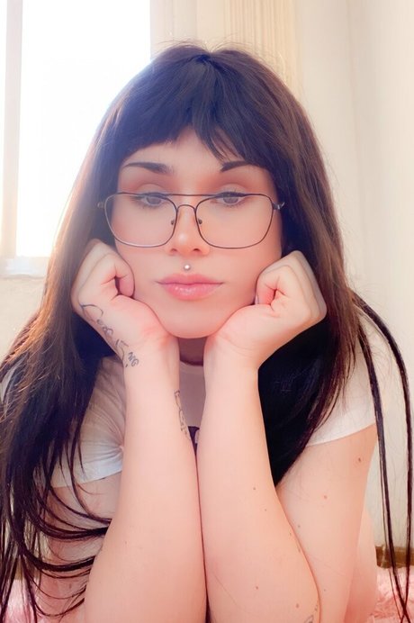 Julia Diotti modèle sympa archive