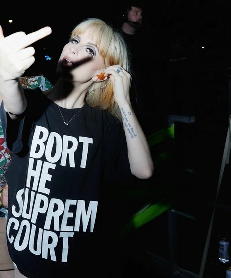 creampie transexuelle uniquementfans art de haute qualité image