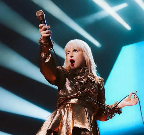 Hayley Williams étoile adulte images