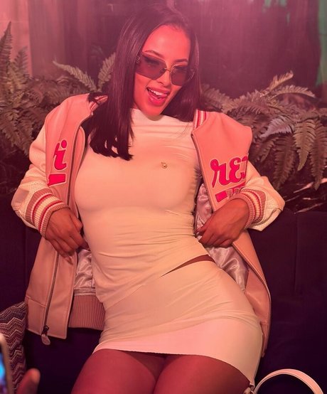 Maya Jama star du porno chaud des photos