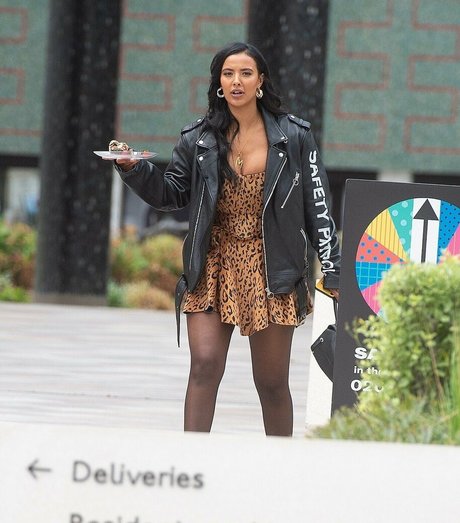 Maya Jama modèle pornographique img