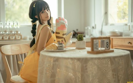 Chunmomo actrice chaude galeries