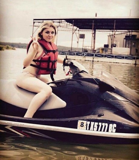 Demondice Karen haut modèle archive