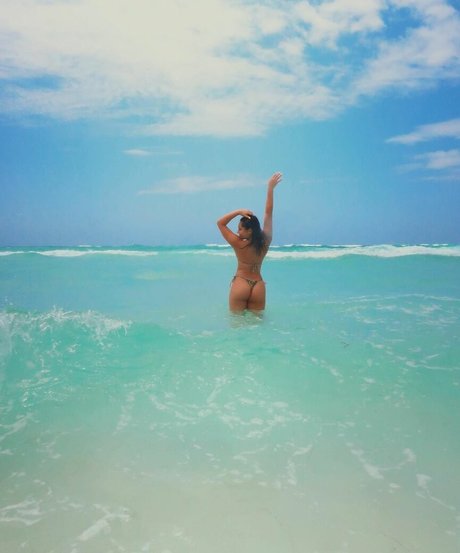 Avani Gregg belle actrice images