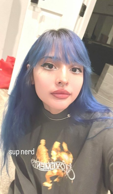 Noodlenom modèle xxx image