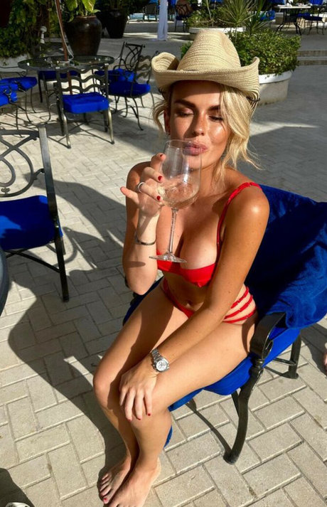 Tallia Storm beau modèle des photos