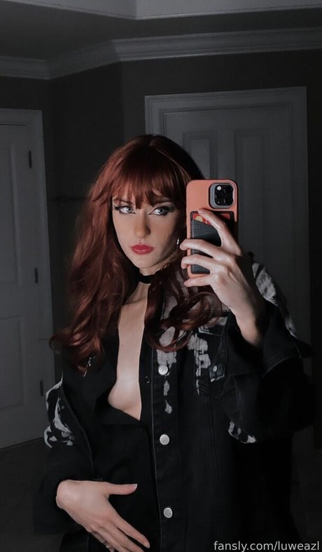 luweazl modèle érotique image