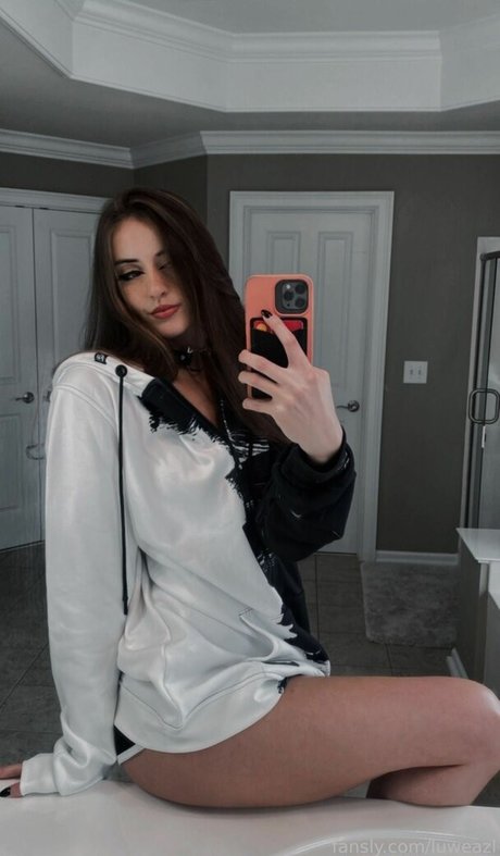 luweazl star du porno exclusive images