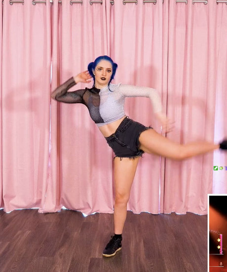 Littlesiha star du porno érotique images