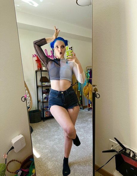 Littlesiha modèle porno img