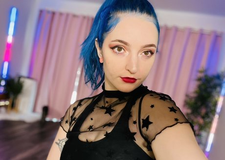 Littlesiha actrice hd img