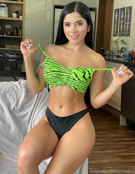 petite blonde onlyfans sexy nue img