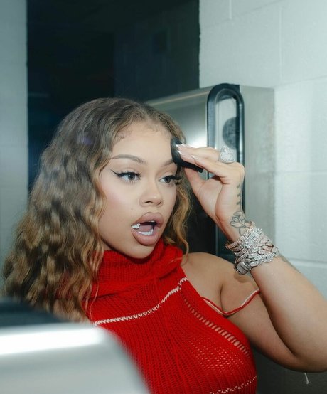 blonde transexuelle onlyfans sexe pornographique des photos