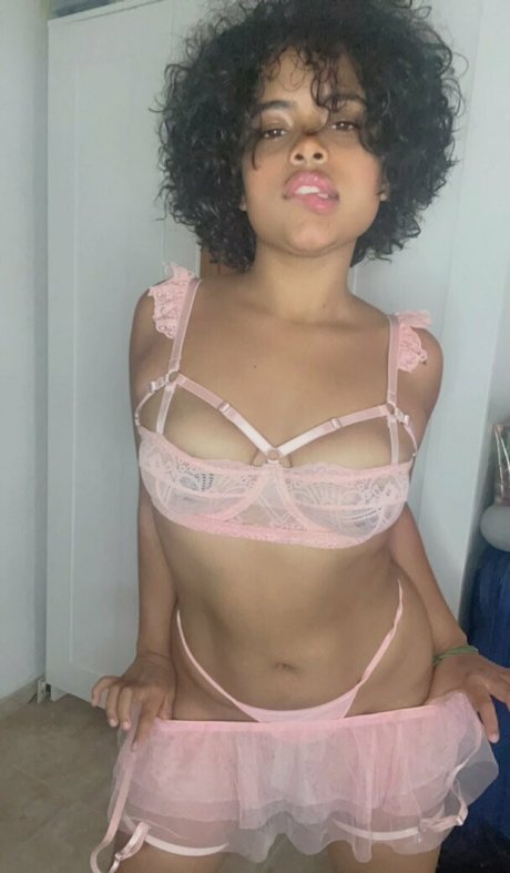 deliciussscurly jolie star du porno des photos