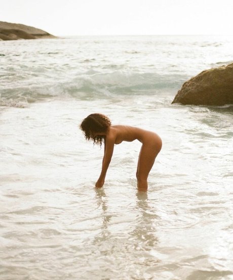 Geenah P star érotique image