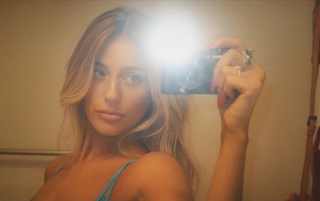 chatte ado onlyfans chaud joli des photos