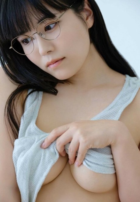 Umi Shinonome star du porno parfaite images