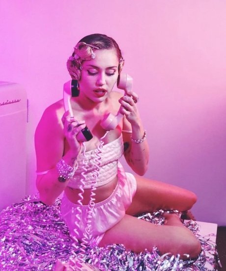 Miley Cyrus modèle images