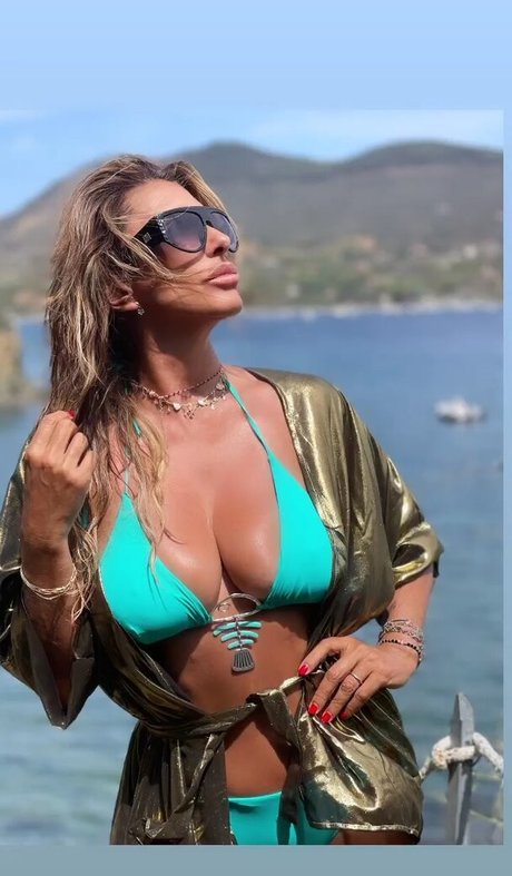 Sabrina Salerno joli modèle galeries