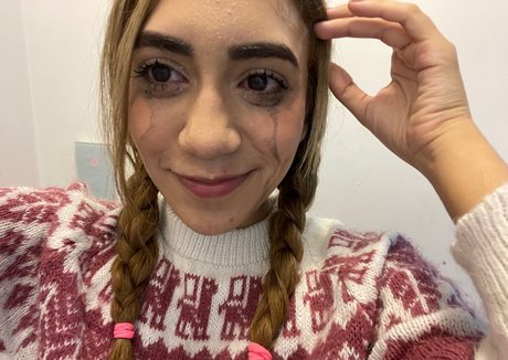 Artemis Carmona modèle adulte photos