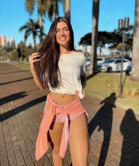 Victtoria Medeiros actrice libre photos