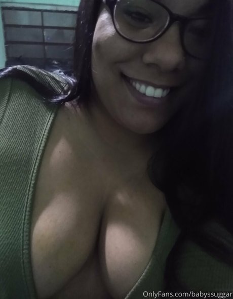 babyssuggar modèle gratuit des photos