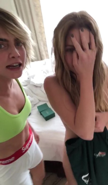 Ashley Benson étoile magnifique photo